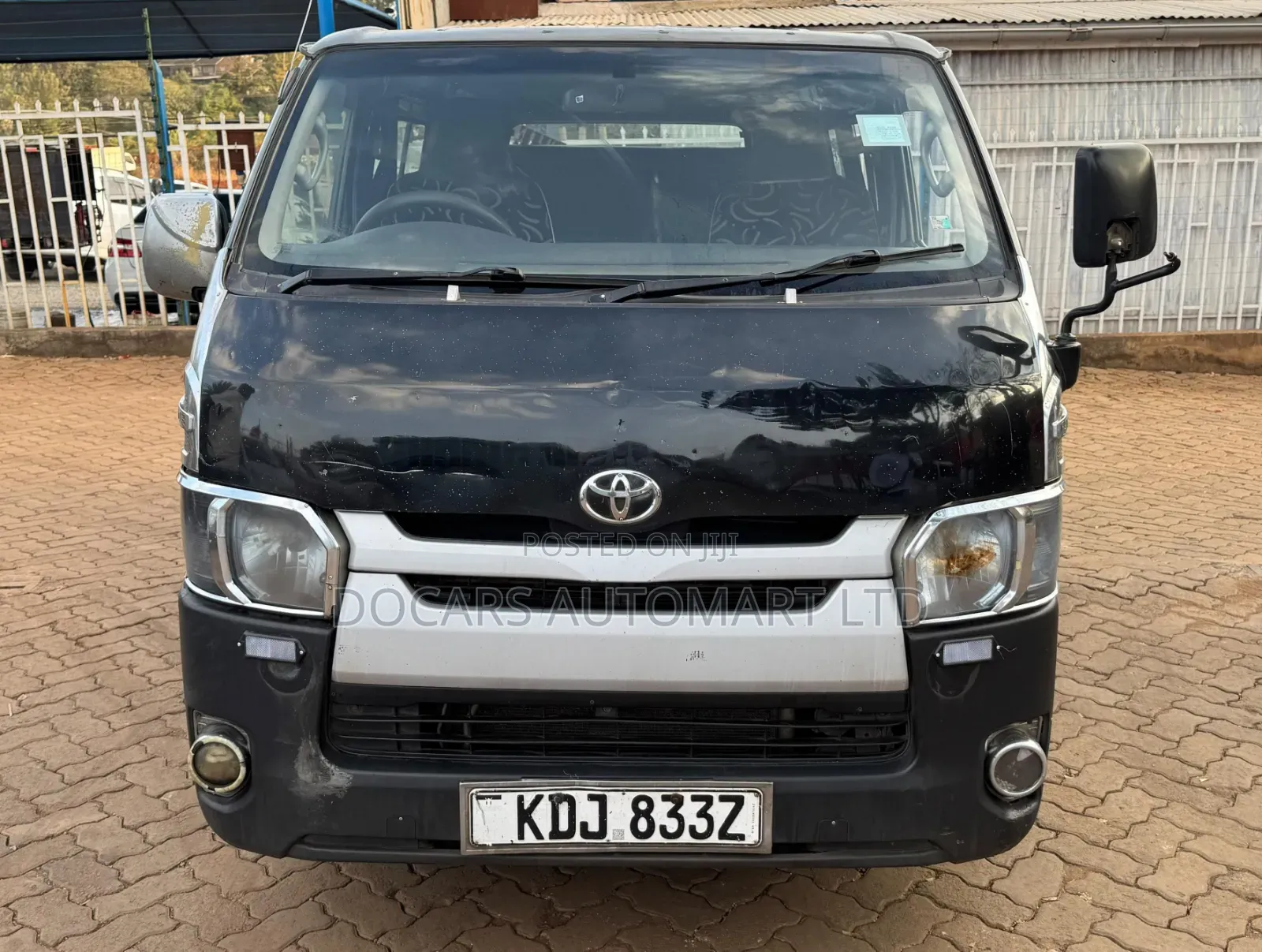 Toyota HiAce 2014 Black