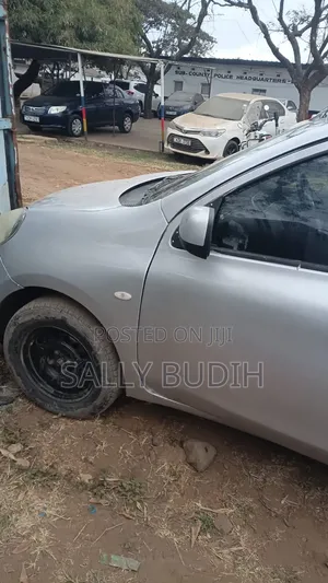 Nissan March 1.2 AWD 2014 Silver