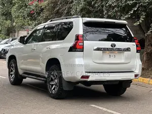 Toyota Land Cruiser Prado 2.8 2021 White