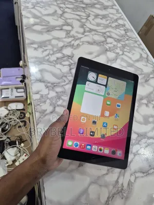 Apple iPad 9.7 32 GB Silver