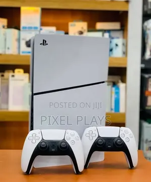 Playstation 5 Slim Ex UK + 2 Pads FC 26