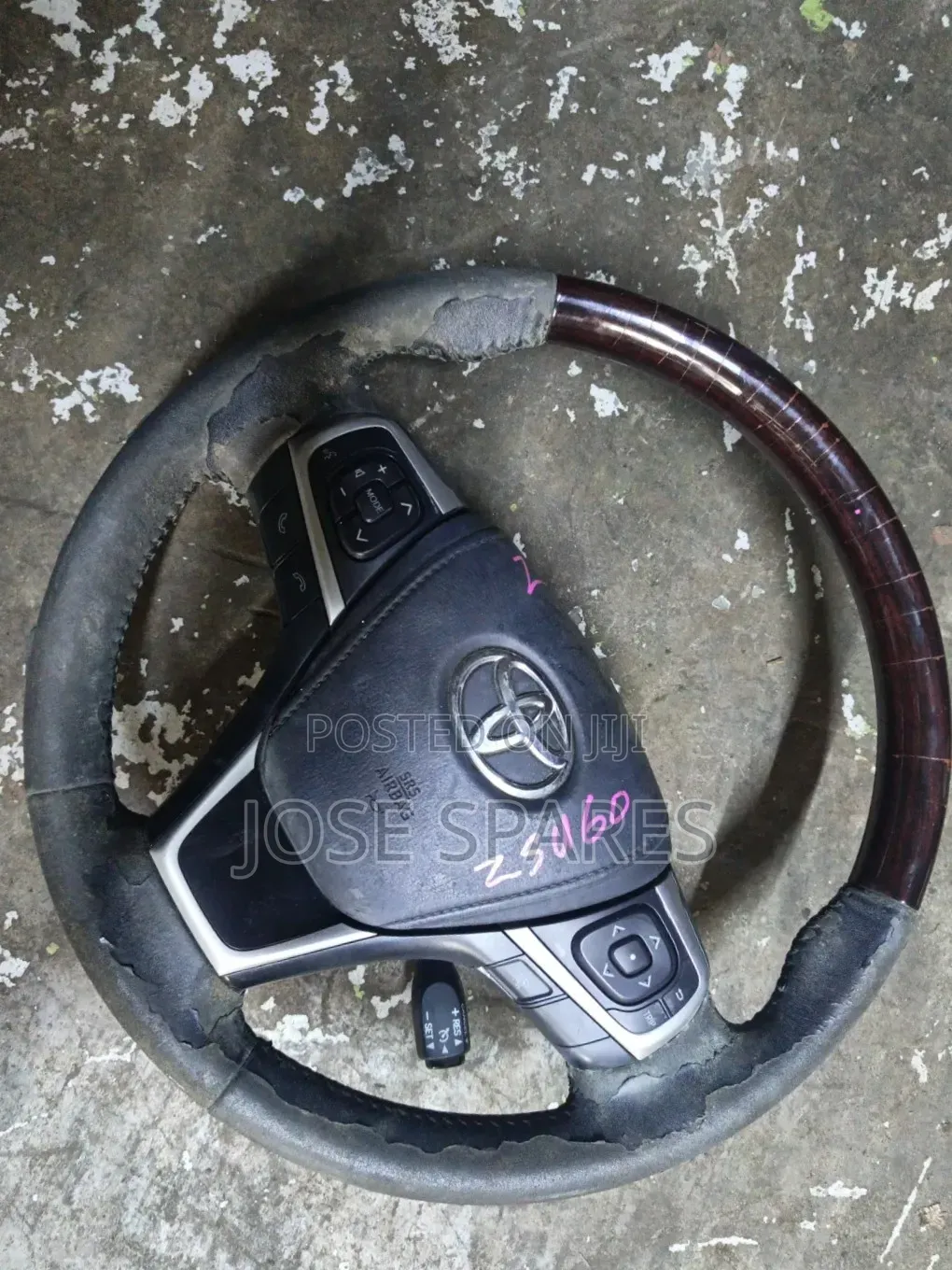 Toyota Harrier Stearing Wheel