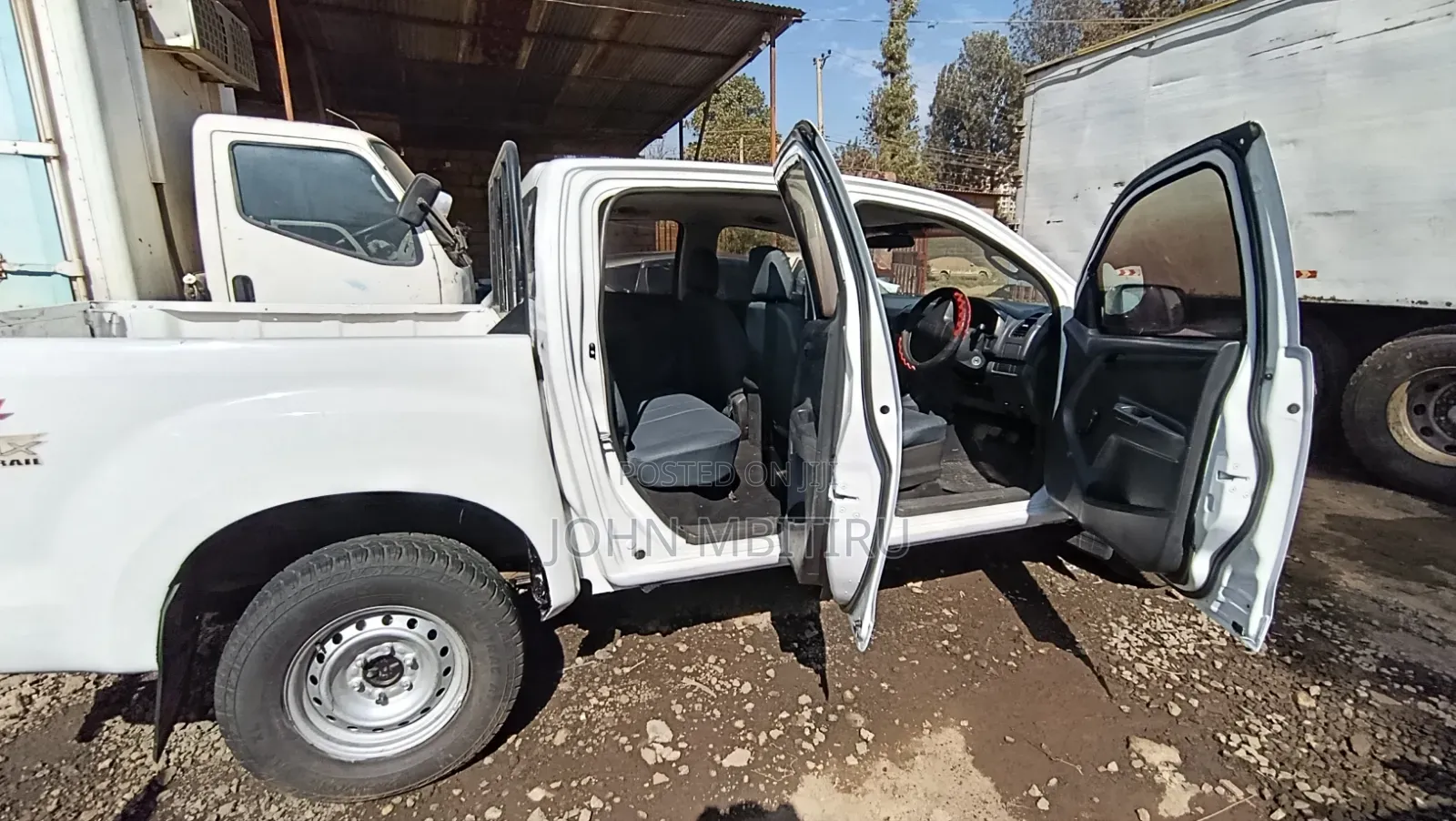 Isuzu D-MAX 2013 White