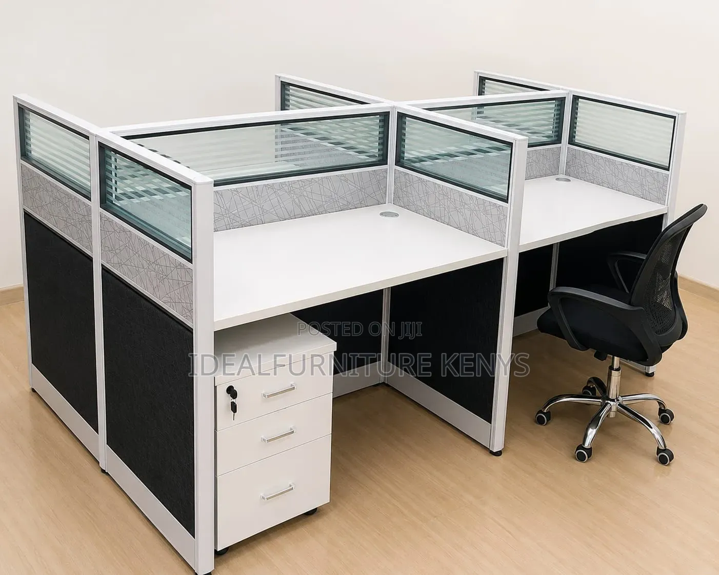 4-Way Office Workstation - Modern Office Partition Tablle