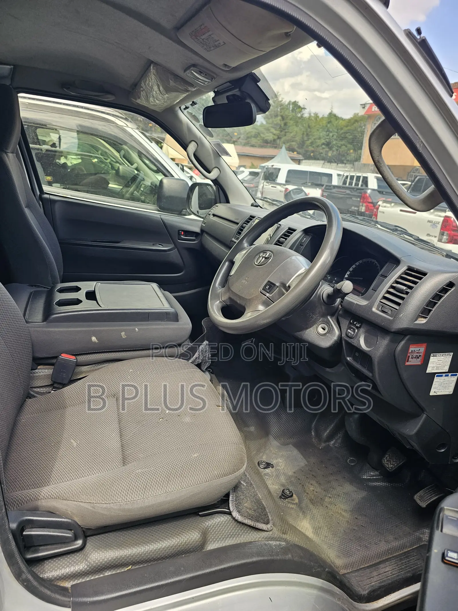 Toyota HiAce 2019 Silver