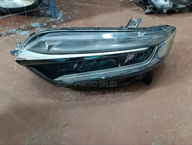 Shuttle 2016-2018 Xenon Headlight
