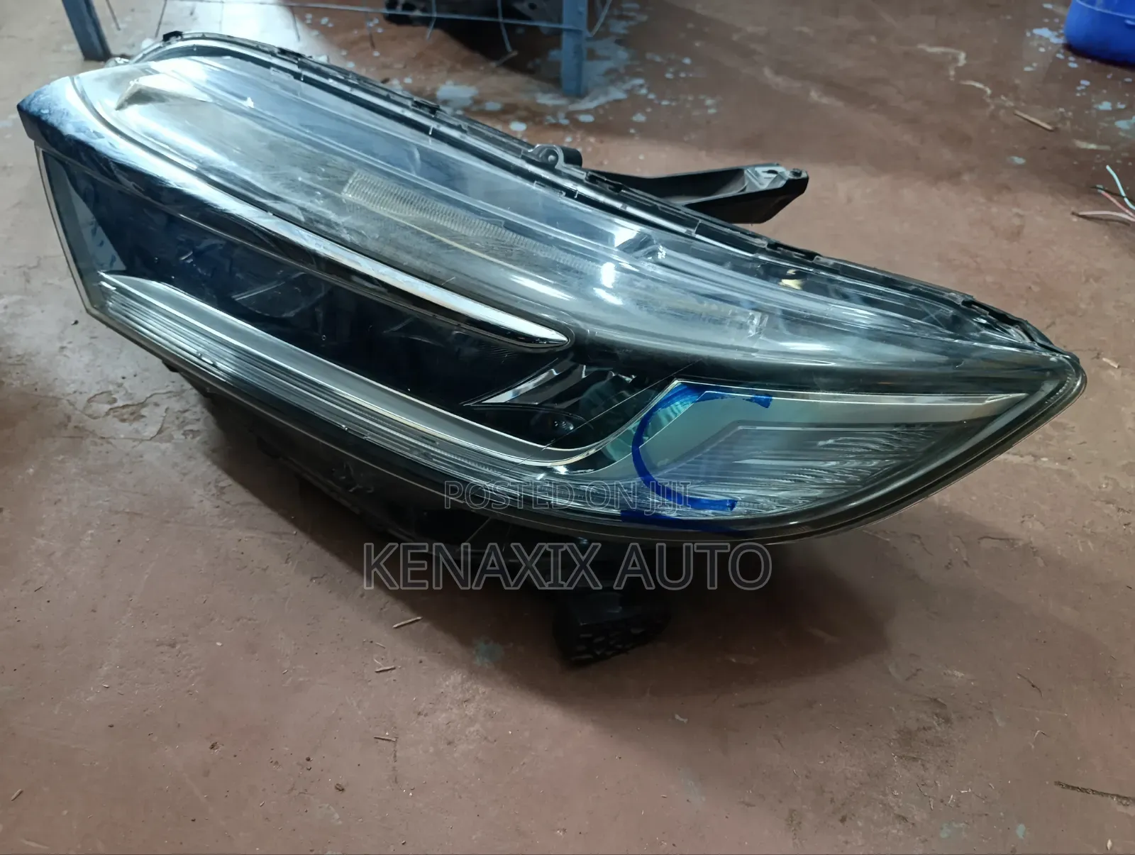 Shuttle 2016-2018 Xenon Headlight