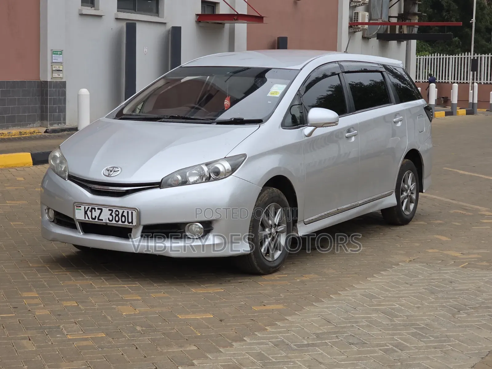 Toyota Wish 2013 Silver