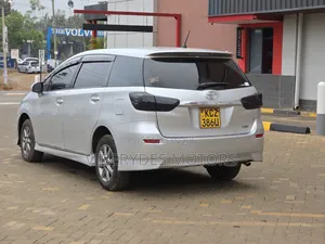 Toyota Wish 2013 Silver