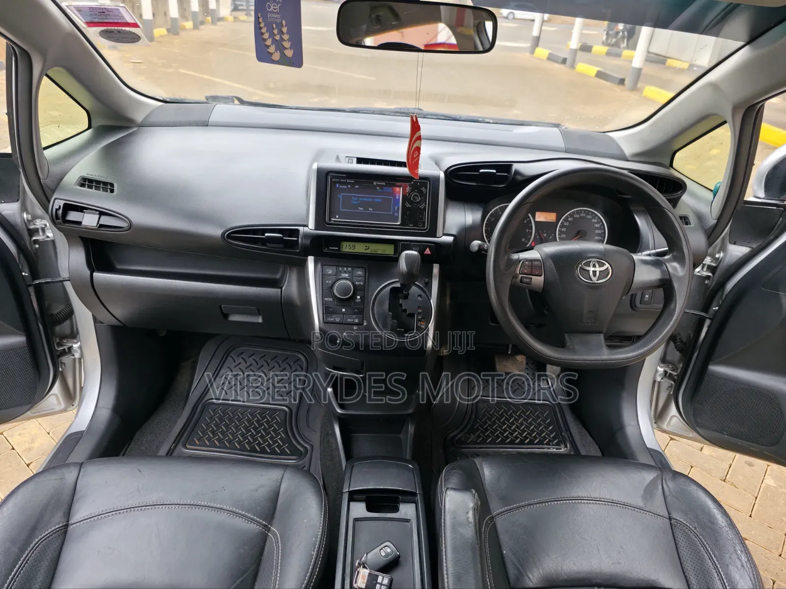 Toyota Wish 2013 Silver