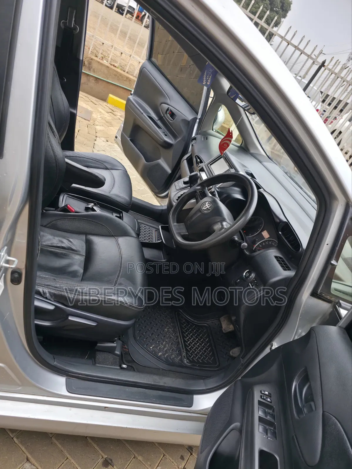 Toyota Wish 2013 Silver