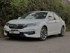 Honda Accord Hybrid 2019 White
