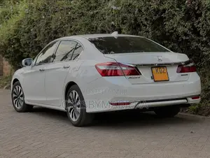Honda Accord Hybrid 2019 White