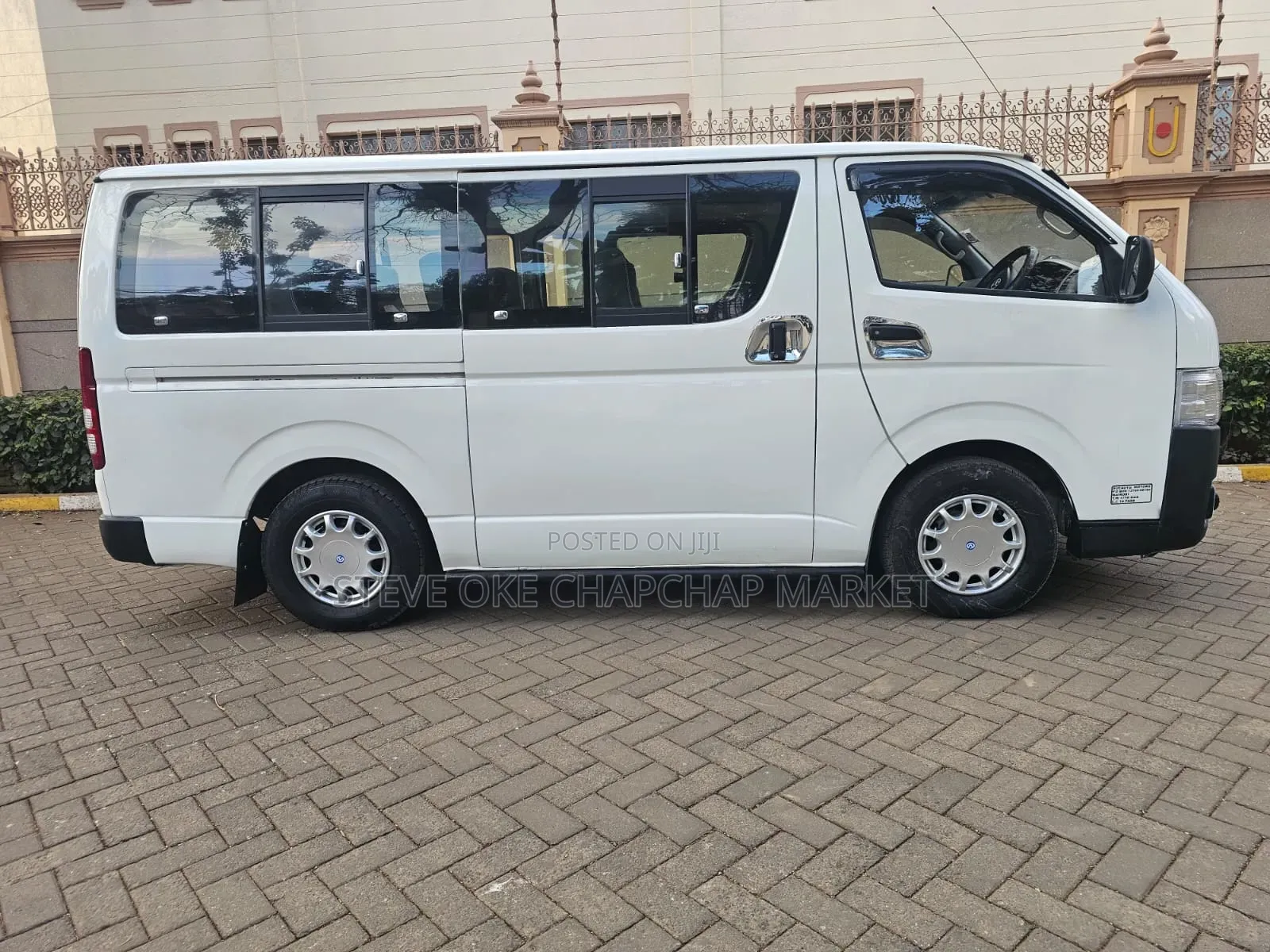 Toyota HiAce 2012 White