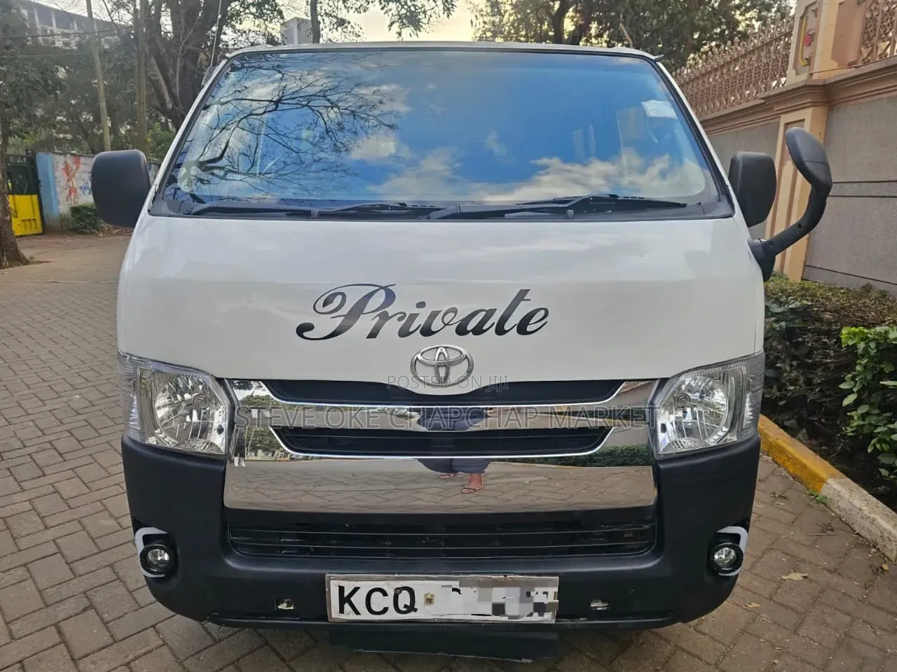 Toyota HiAce 2012 White