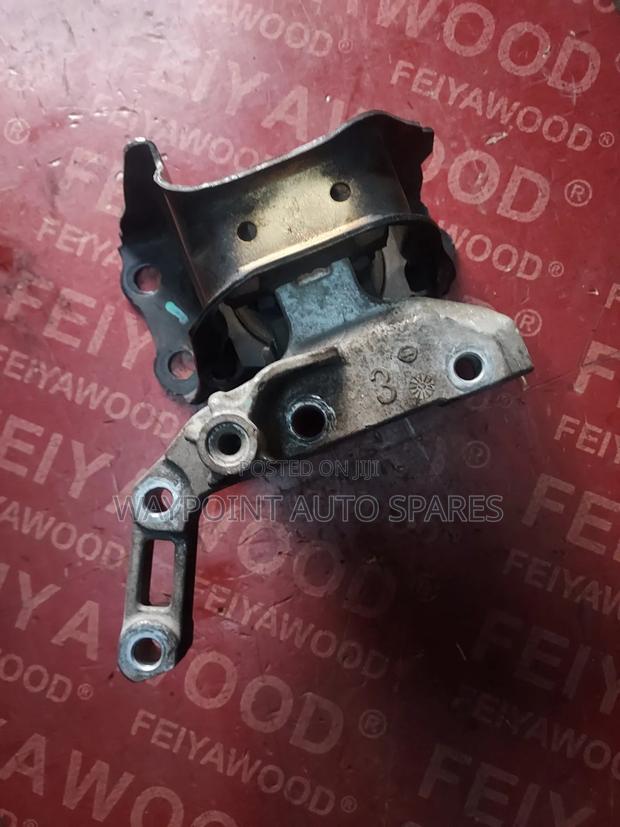 Engine Mount Nissan March,Latio - thumbnail 2