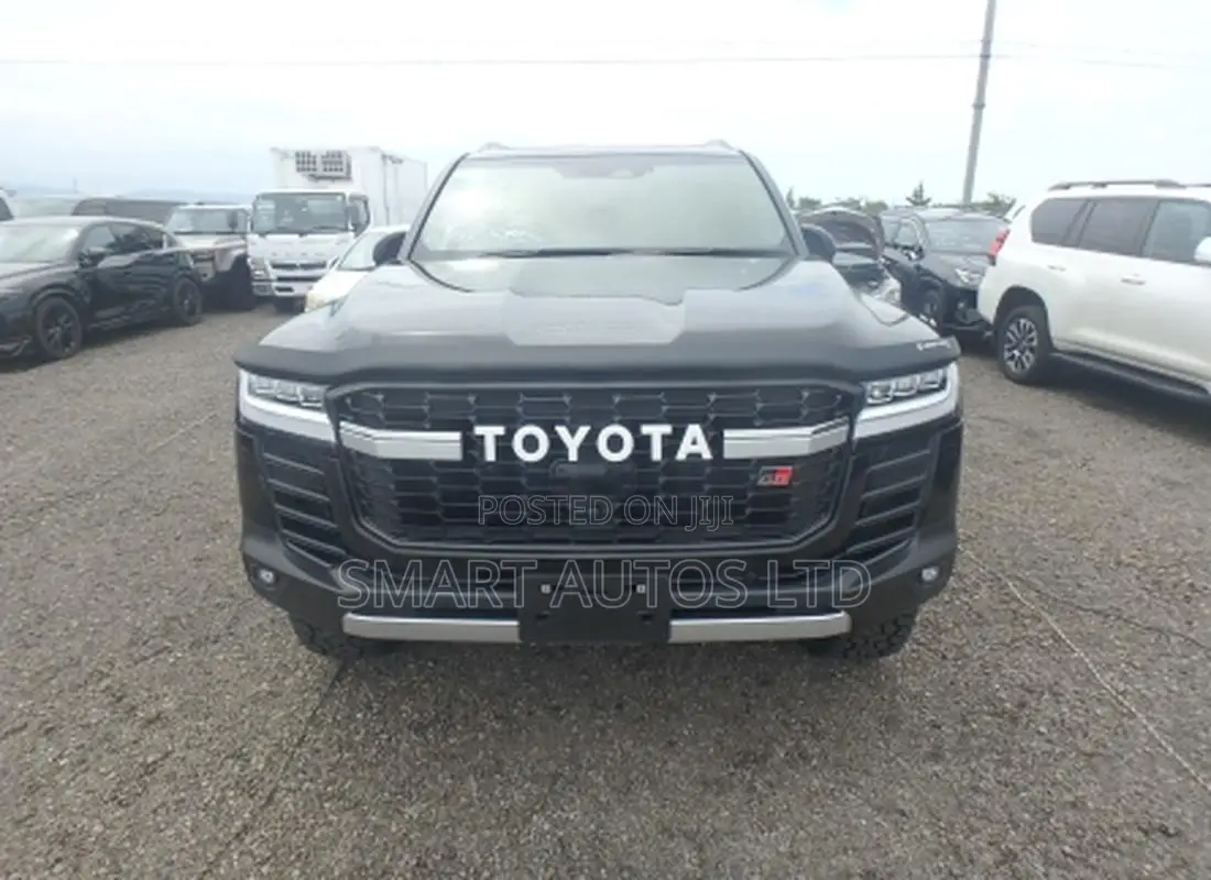 Toyota Land Cruiser LC300 2025 Black
