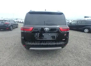 Toyota Land Cruiser LC300 2025 Black