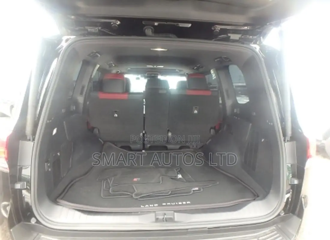 Toyota Land Cruiser LC300 2025 Black