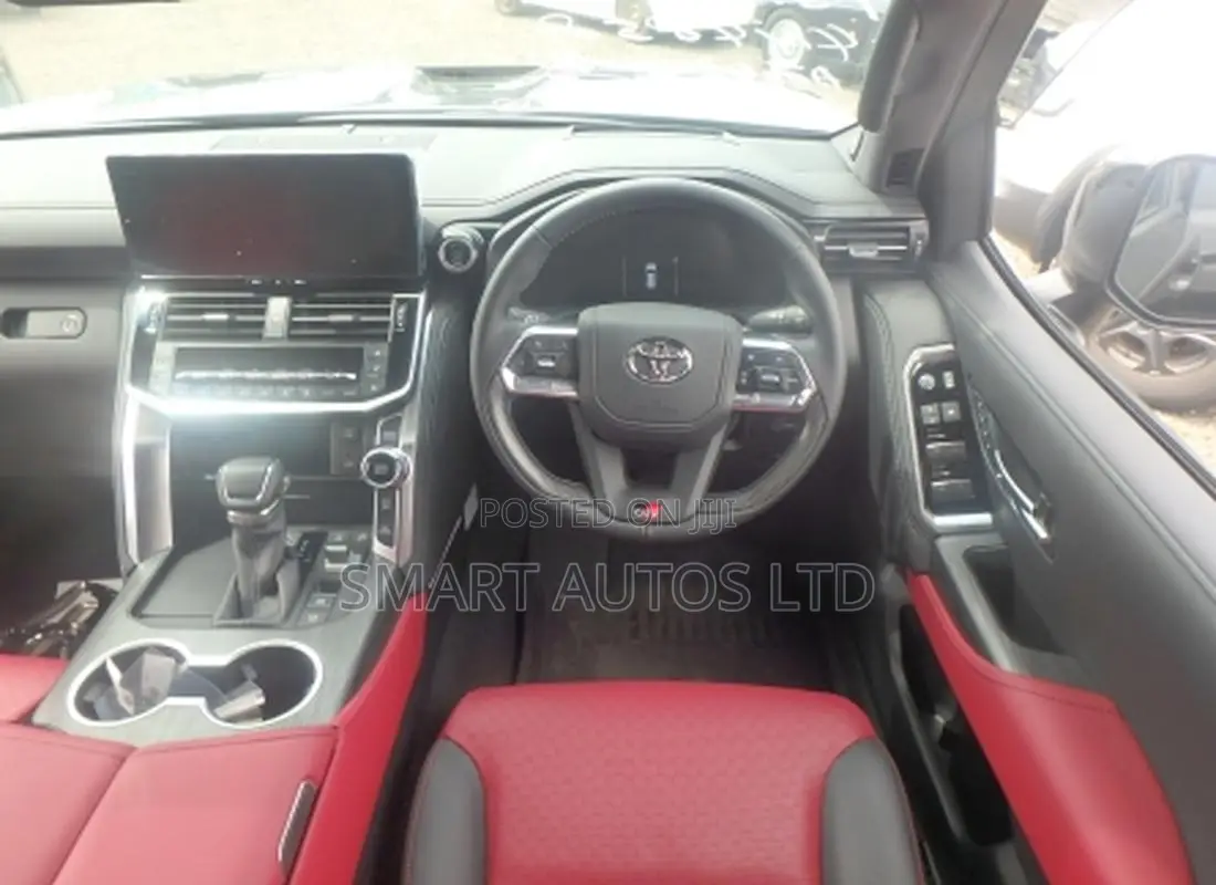 Toyota Land Cruiser LC300 2025 Black