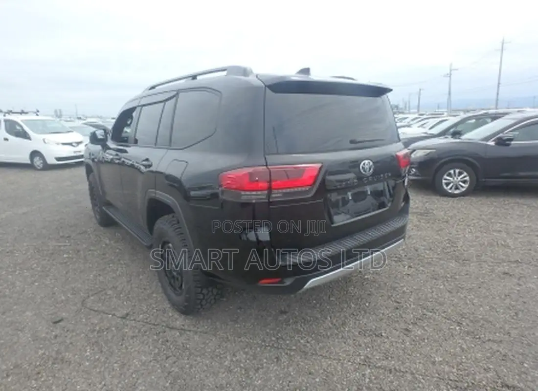 Toyota Land Cruiser LC300 2025 Black