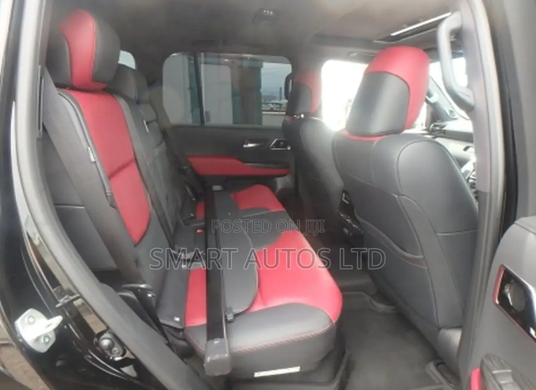 Toyota Land Cruiser LC300 2025 Black