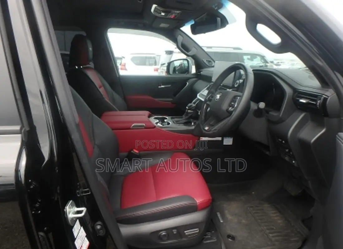 Toyota Land Cruiser LC300 2025 Black