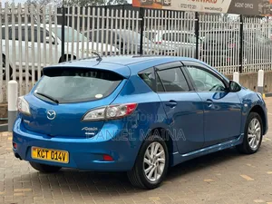 Mazda Axela 2011 Blue