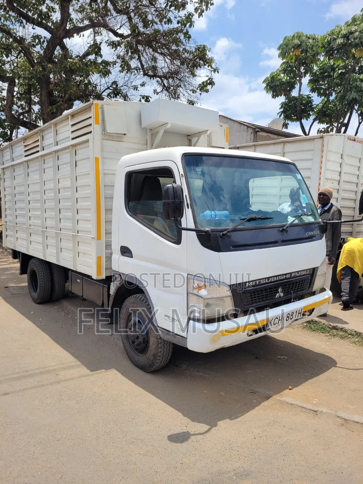 Mitsubishi Fuso Canter 2012 White