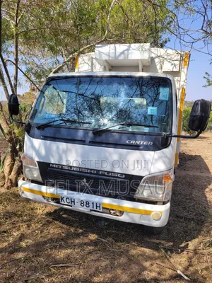 Mitsubishi Fuso Canter 2012 White