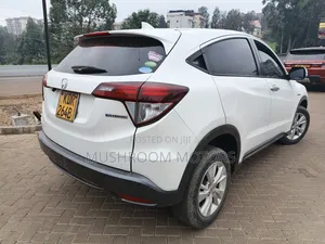 Honda Vezel 2015 White