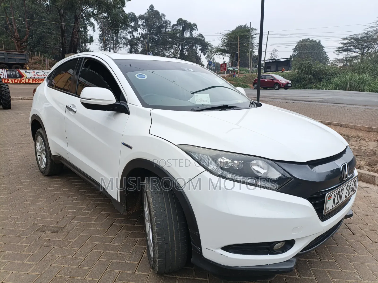 Honda Vezel 2015 White
