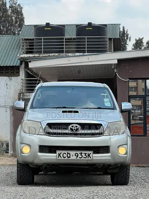 Toyota Hilux 2012 Silver