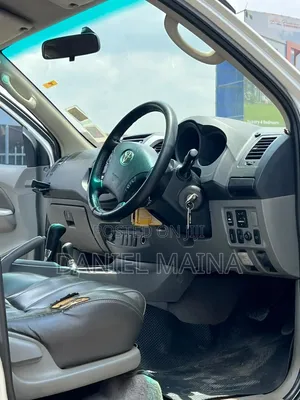 Toyota Hilux 2012 Silver