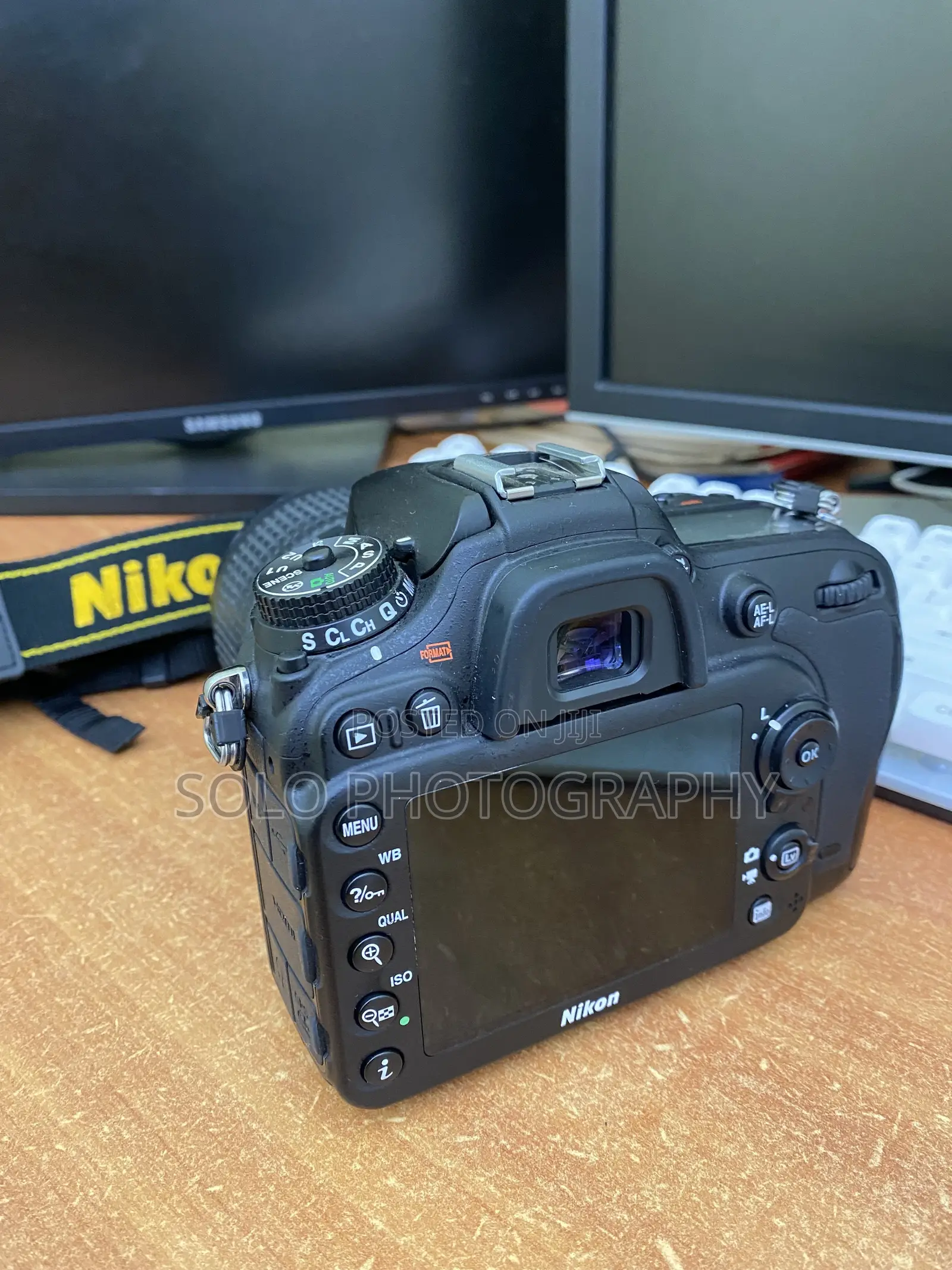 Nikon D7100 With 18-105mm Lens