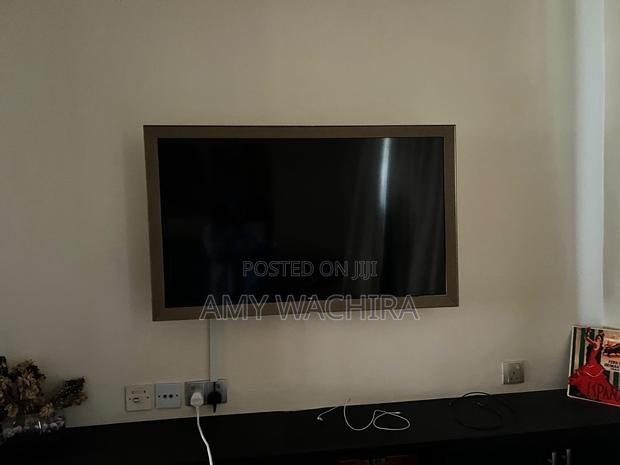 TCL 43" Google TV – 43P635 – Excellent Condition – Original Box