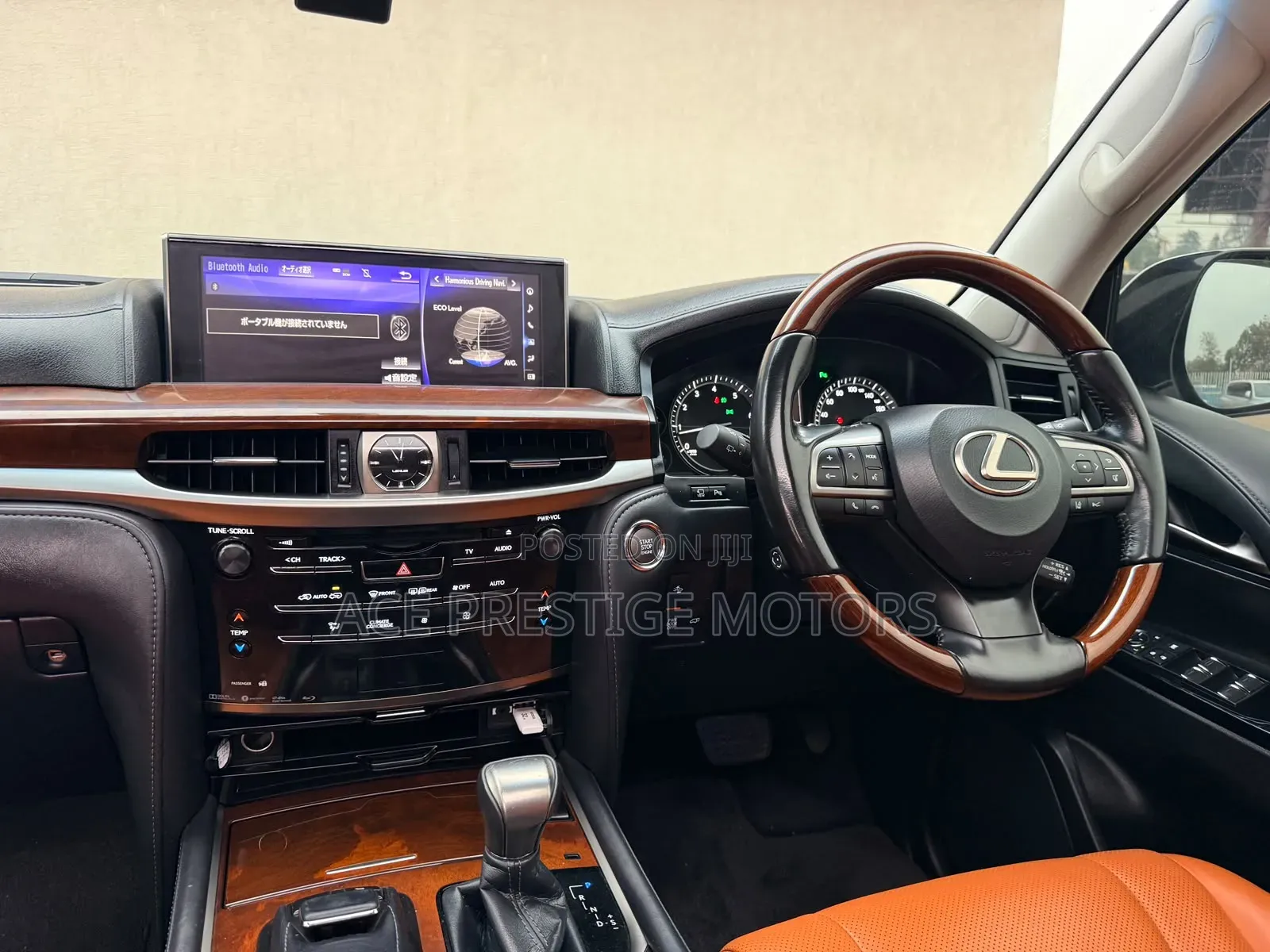 Lexus LX 570 AWD 2017 White