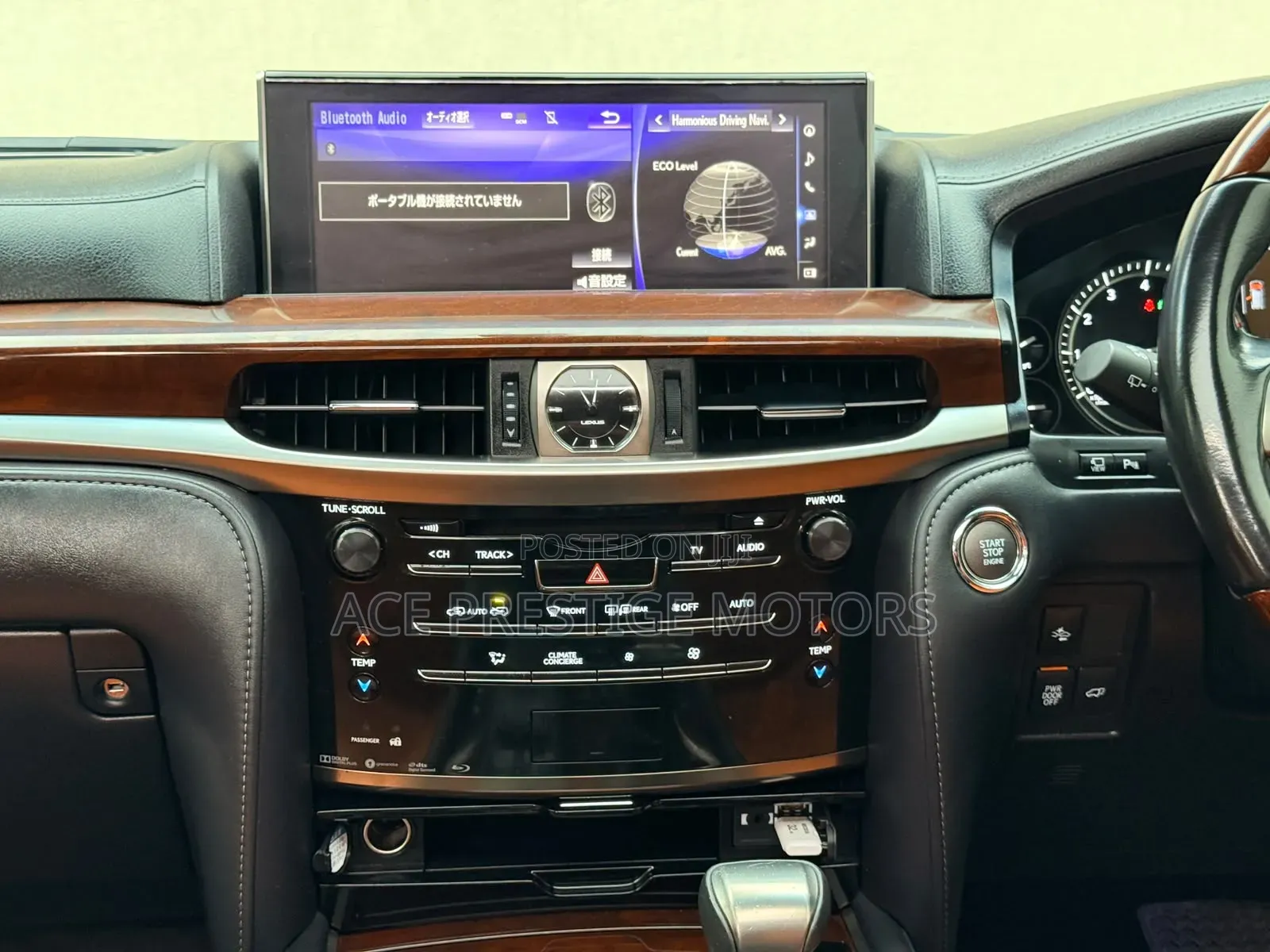 Lexus LX 570 AWD 2017 White