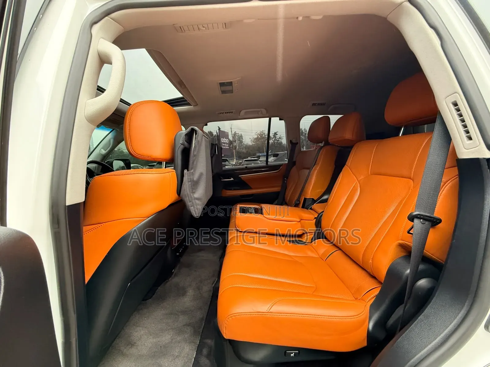 Lexus LX 570 AWD 2017 White