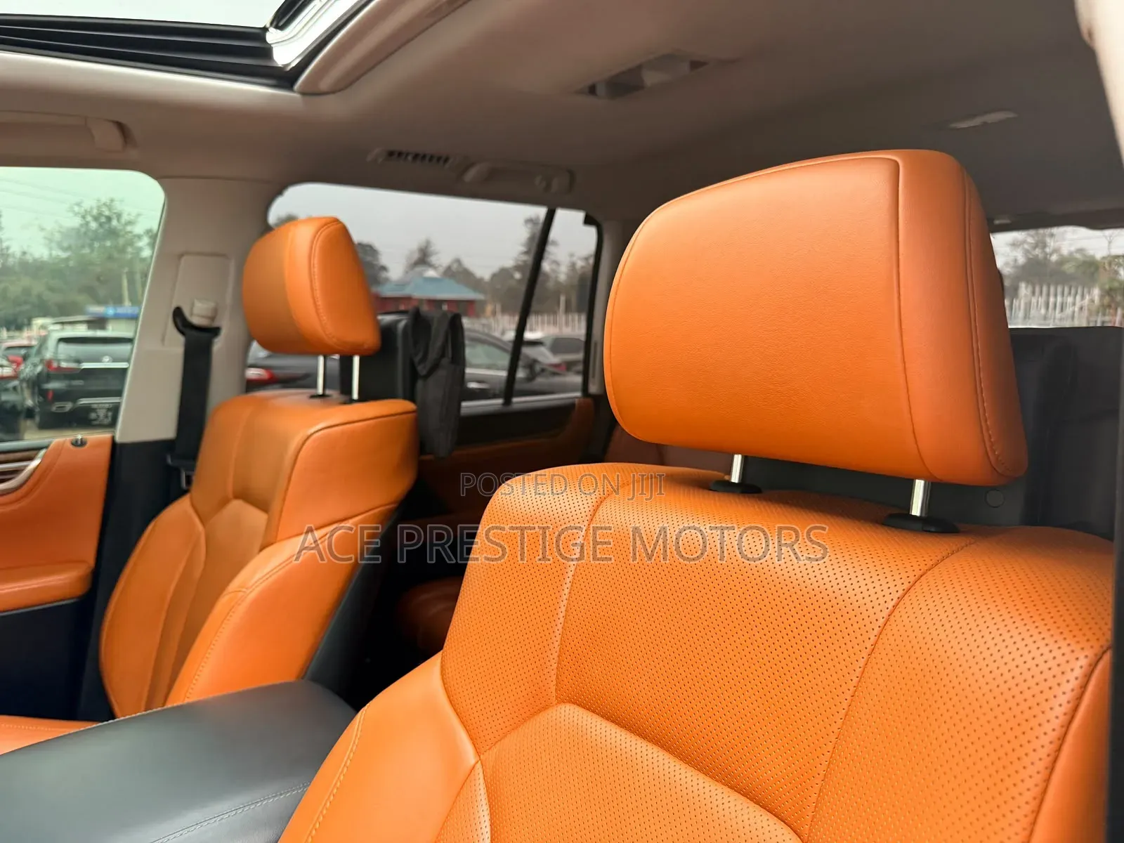 Lexus LX 570 AWD 2017 White