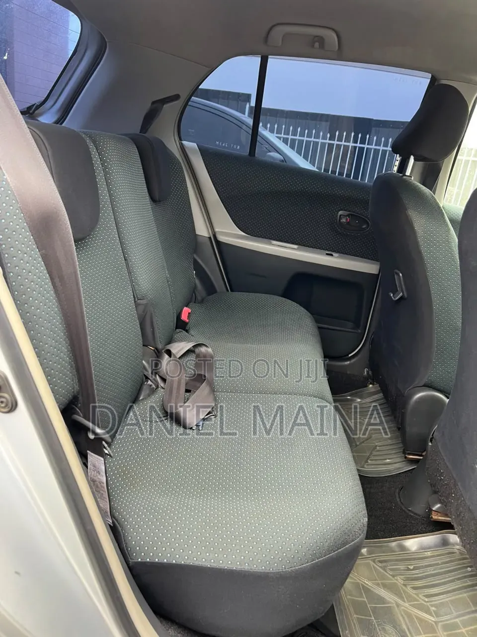 Toyota Vitz 2005 Silver