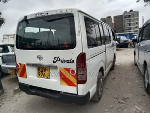 Toyota HiAce 2007 White
