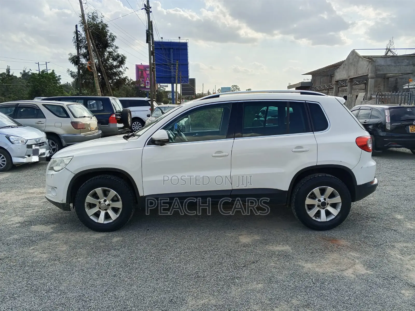 Volkswagen Tiguan S 2011 White