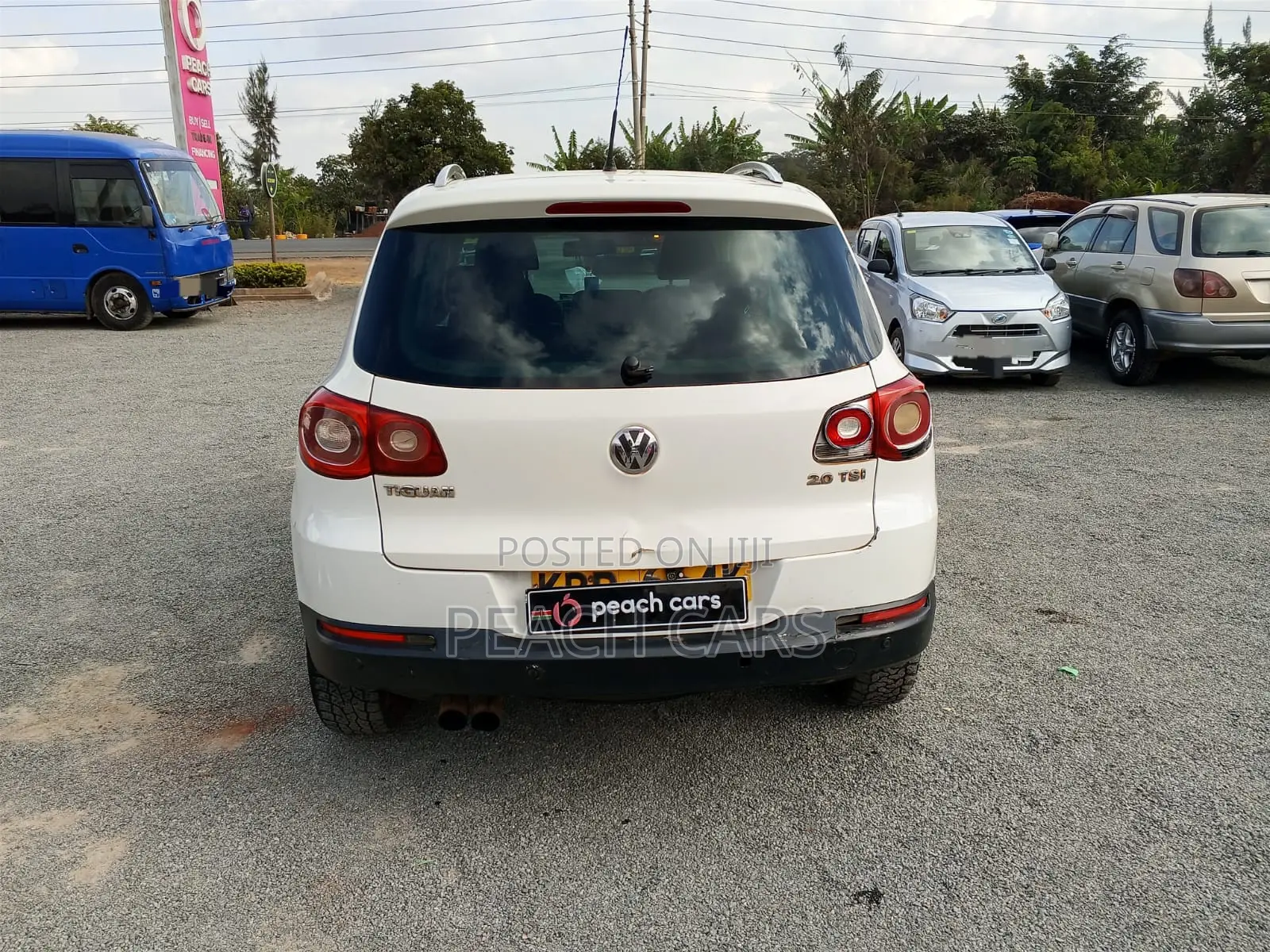Volkswagen Tiguan S 2011 White