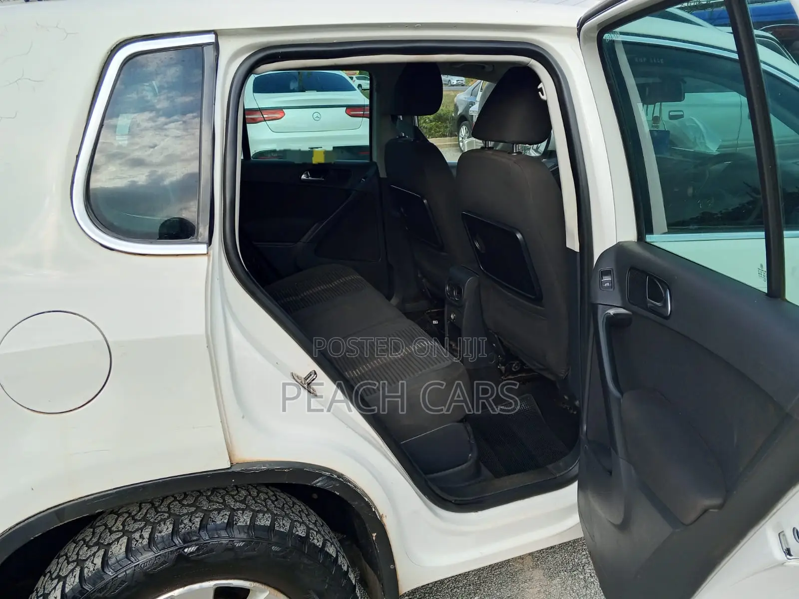 Volkswagen Tiguan S 2011 White