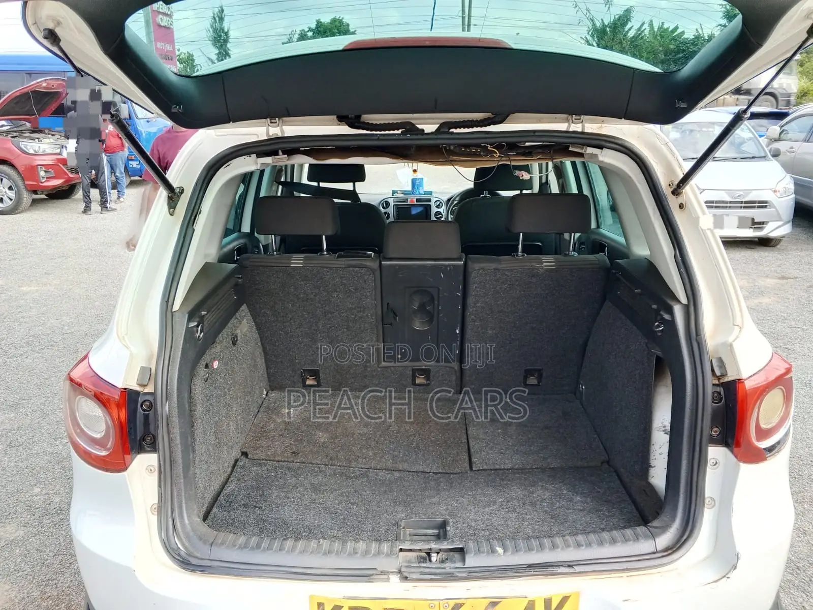 Volkswagen Tiguan S 2011 White