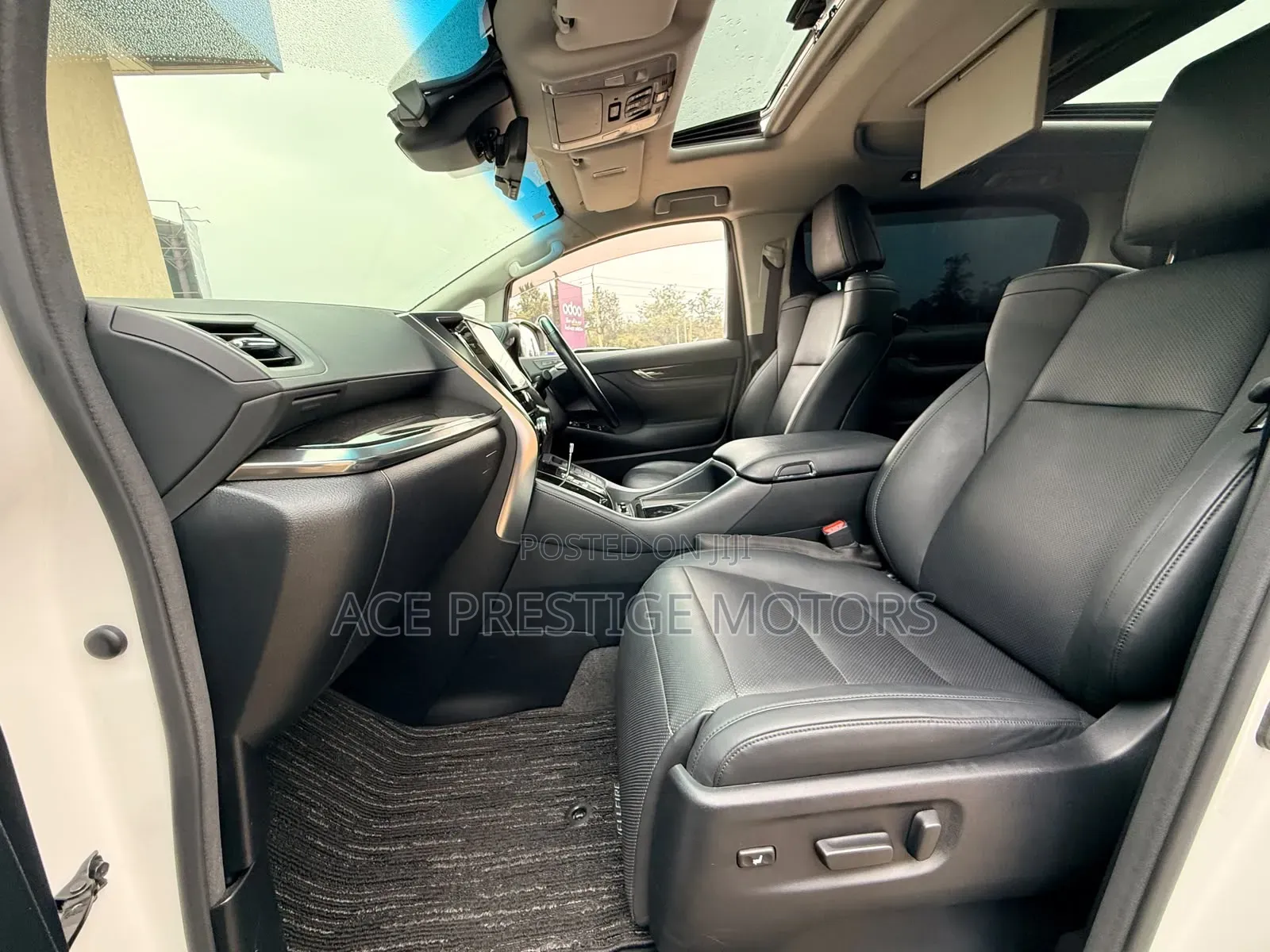 Toyota Vellfire 2019 White