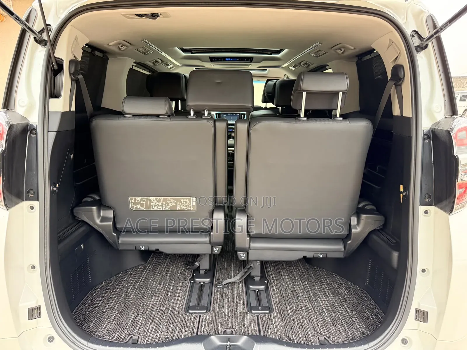 Toyota Vellfire 2019 White