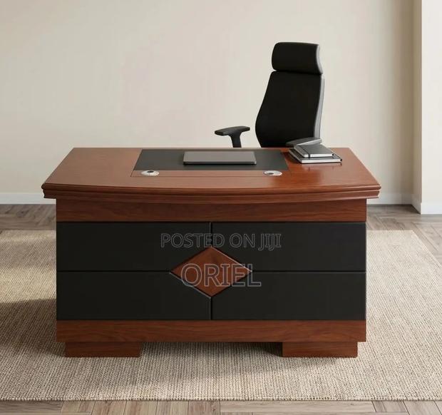 120cm Executive Office Table – Compact Modern Professional Work Desk