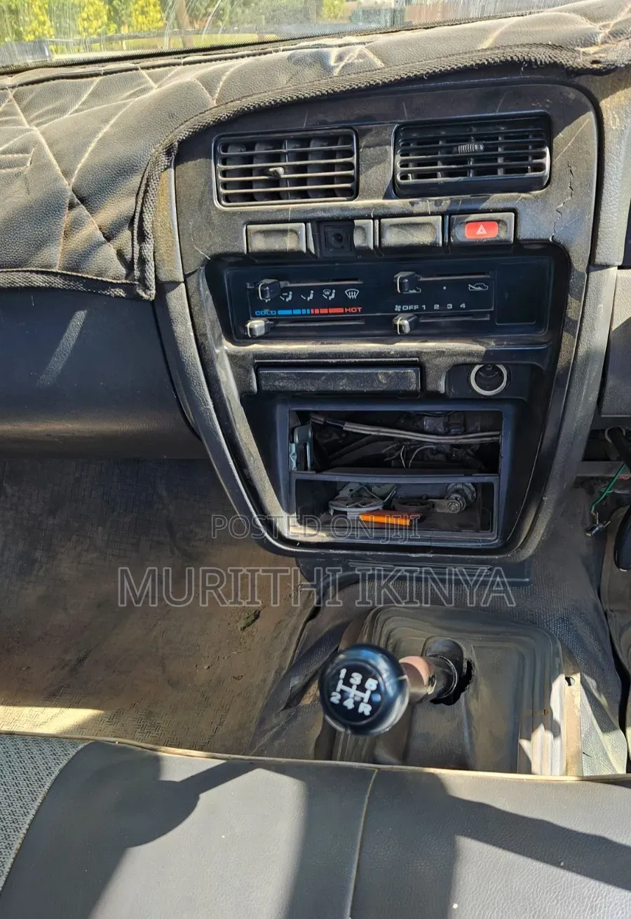 Nissan Hardbody 1996 White